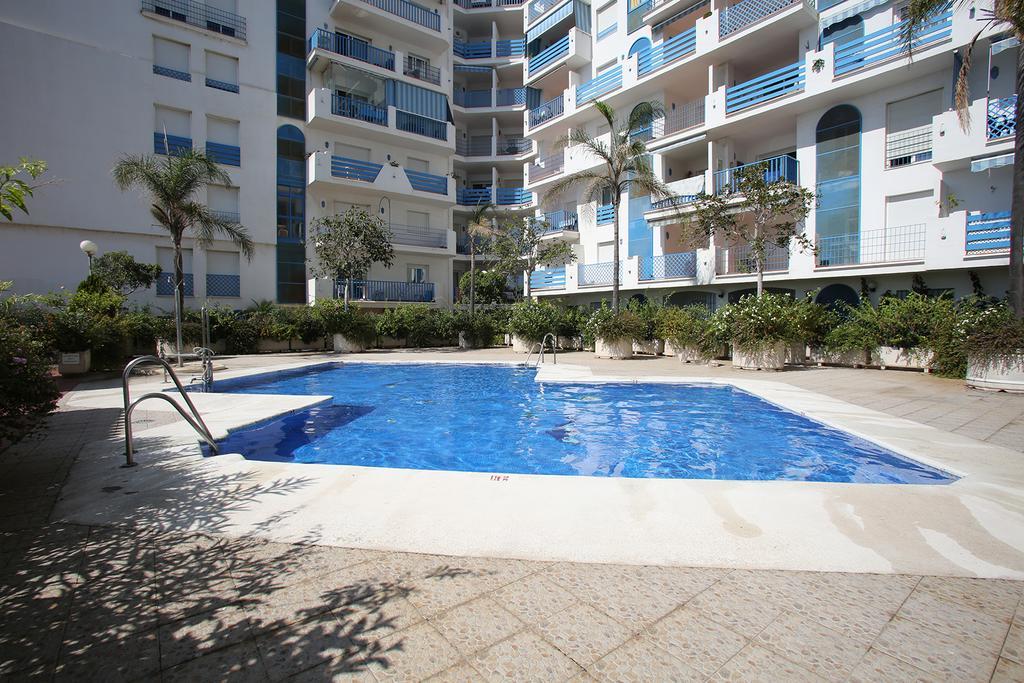 דירות אסטפונה Apartamento El Faro Leisure Port מראה חיצוני תמונה